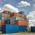 Lodní kontejner se nejčastěji používá k přepravě zboží z jednoho přístavu do druhého. V poslední době ale také vzrostla obliba bydlení v lodním kontejneru, což má své četné výhody. Tato kovová nádoba...